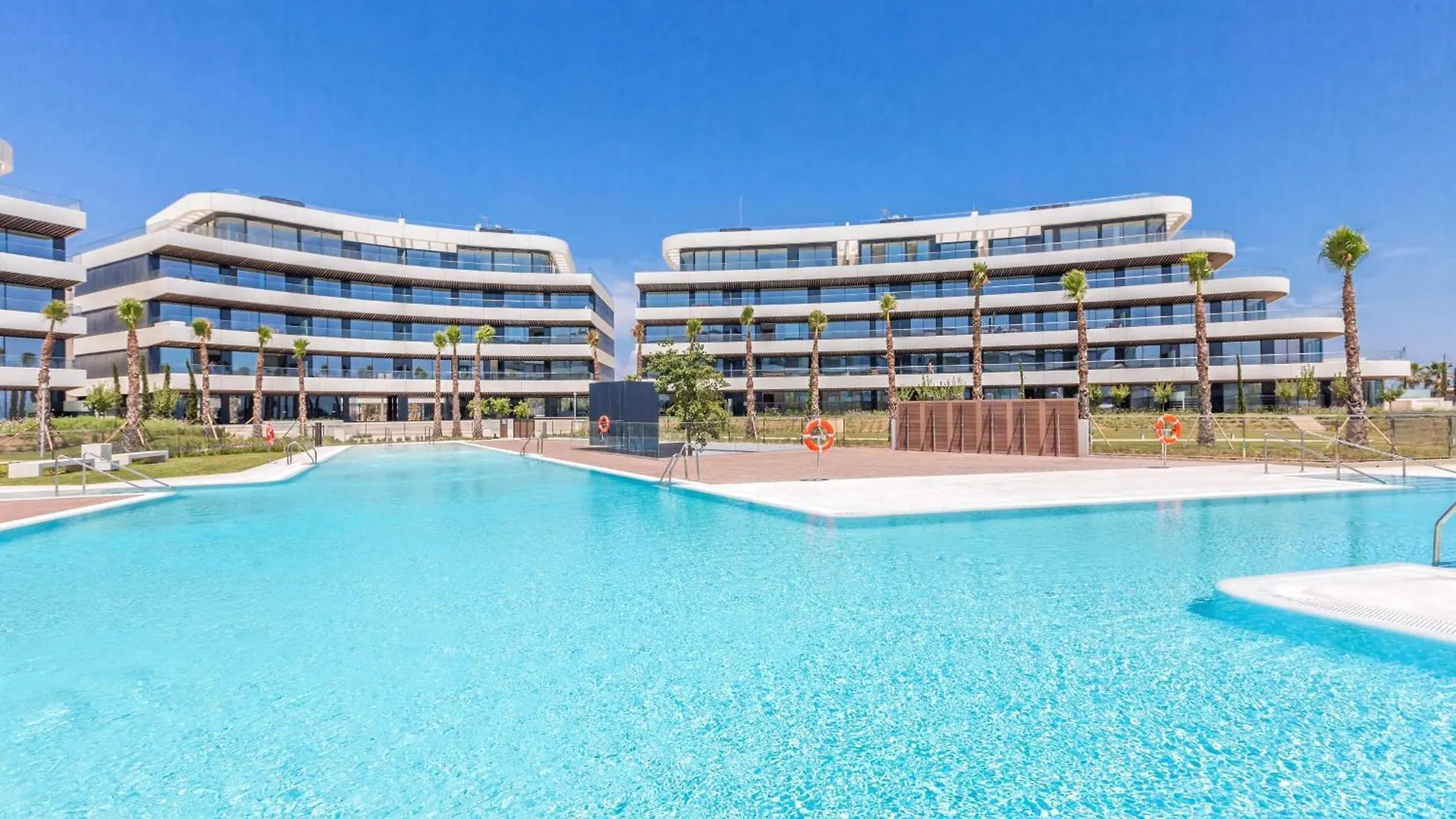 Vivi Homes - Mali Pool, Jacuzzi, Garden, Gym & Sea View Torremolinos